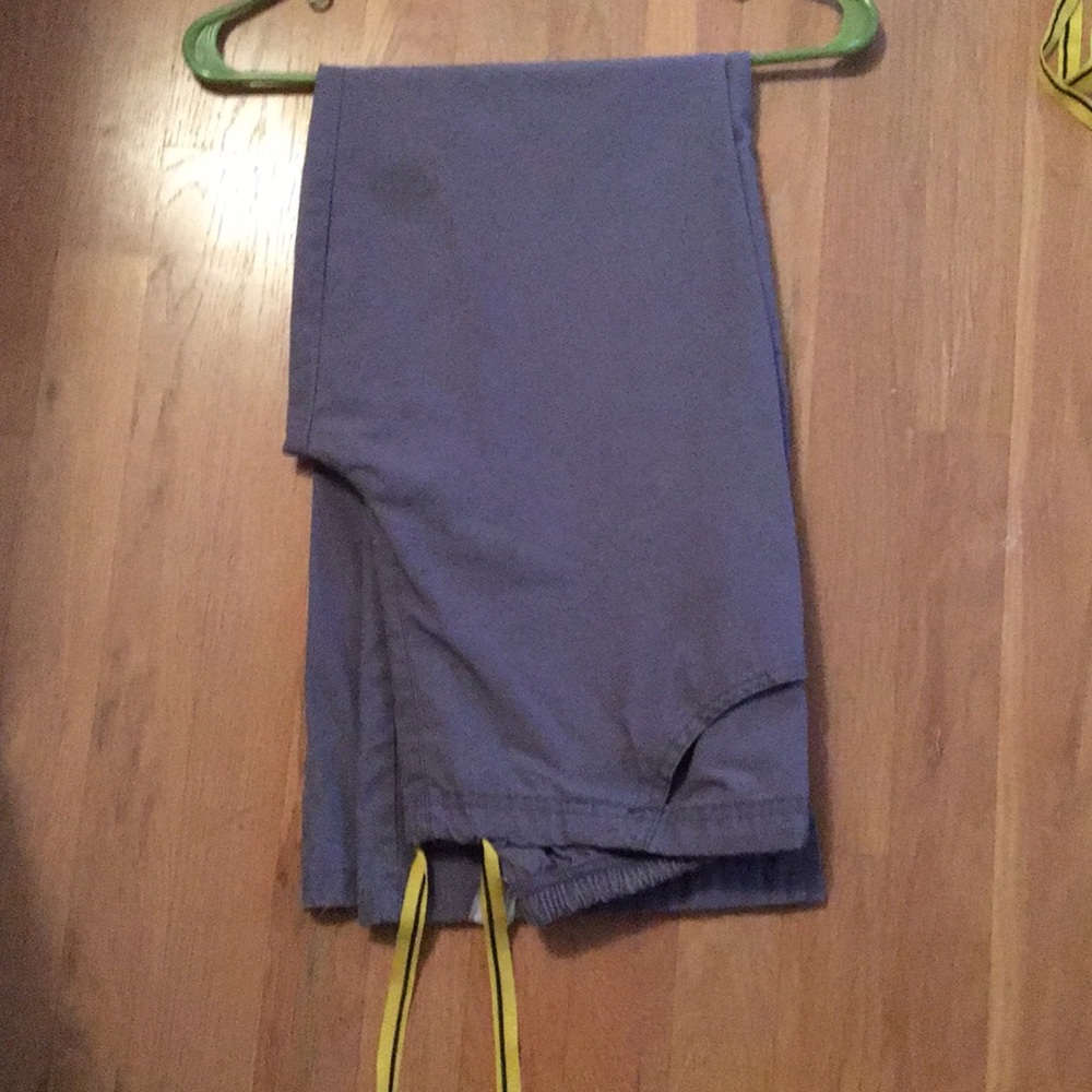 Wonder wink scrub bottoms size medium